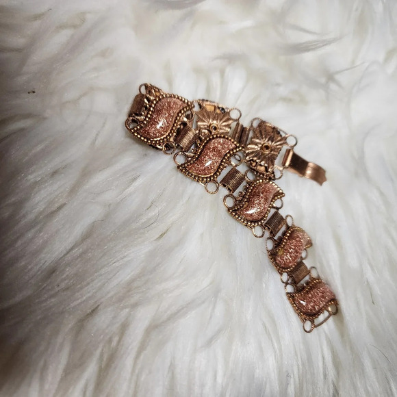 Vintage Lucite Confetti bracelet - Picture 8 of 8